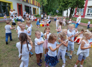 Dzień Dziecka w kolorze białym