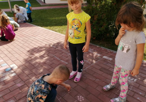 zabawy na placu przedszkolnym